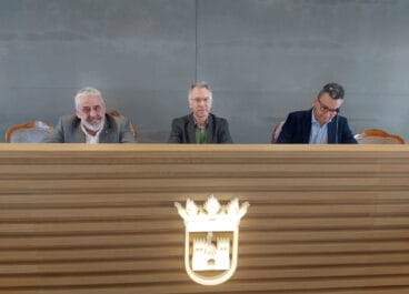 Enrique Moll, Roger Llanes y Toni Quintana esta mañana en Pego