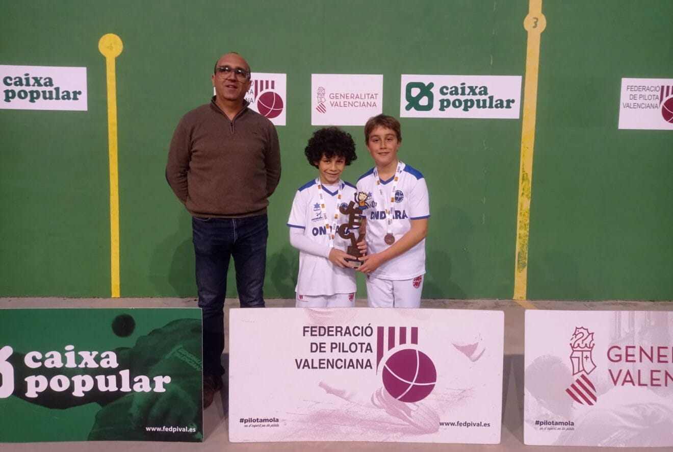 Equipo benjamín de l'Escola de Pilota d’Ondara en la final provincial