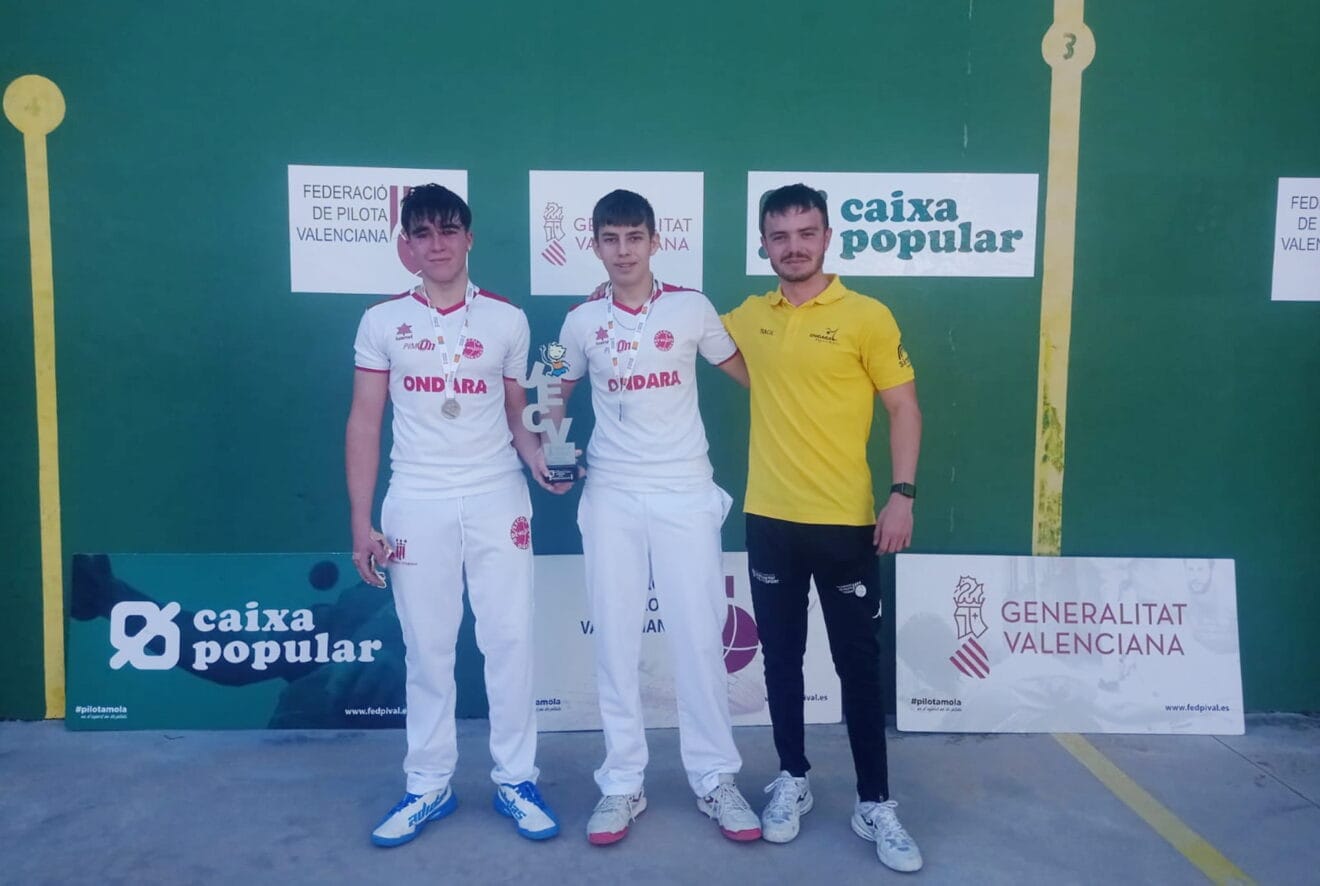 Equipo juvenil de l'Escola de Pilota d'Ondara en la final provincial JECV