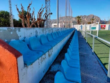 Estado actual de los asientos en las gradas de fútbol ondarenses
