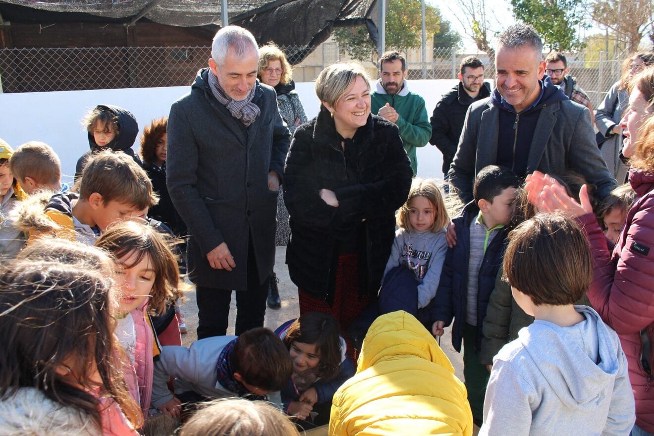Tamarit: «Tenemos un 26 % más de profesorado en la Marina Alta y eso ayuda para que se desarrollen proyectos de innovación educativa punteros»