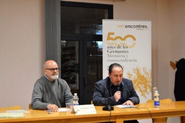 toni gonzalez picornell présentant le professeur uv rafael narbona