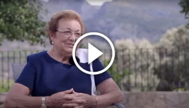 Fotograma del documental ‘Les Cures a la Vall de Gallinera, mans invisibles que sostenen la vida’ (2)
