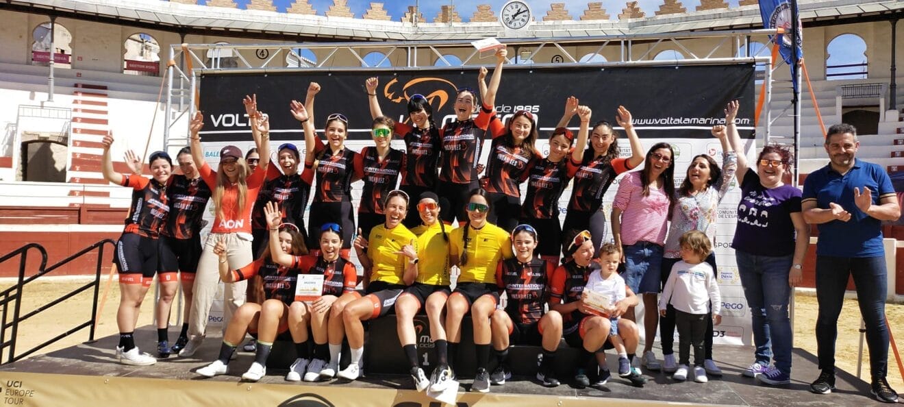Ciclistas de la Volta de Féminas de Ondara | Foto Jaume Mora