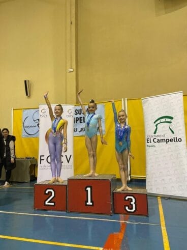 Gimnastas infantiles del Club Les Marines de Calp