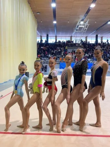 Gimnastas del Club Les Marines de Calp