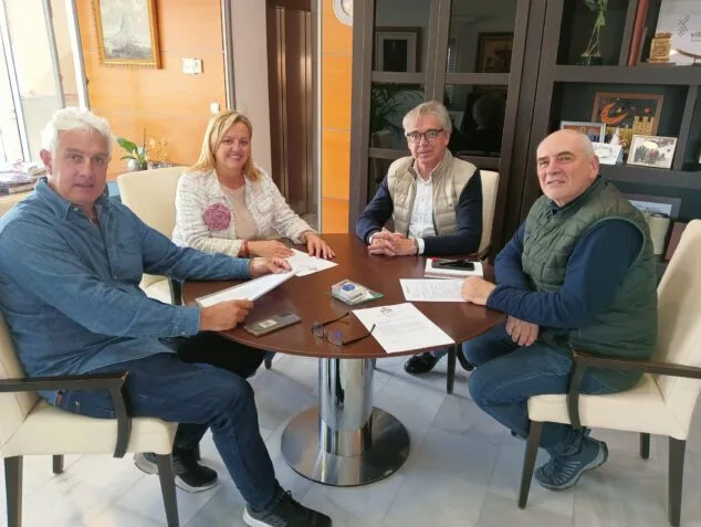 jose ivars y jacky vazquez con la alcaldesa y primer teniente alcalde