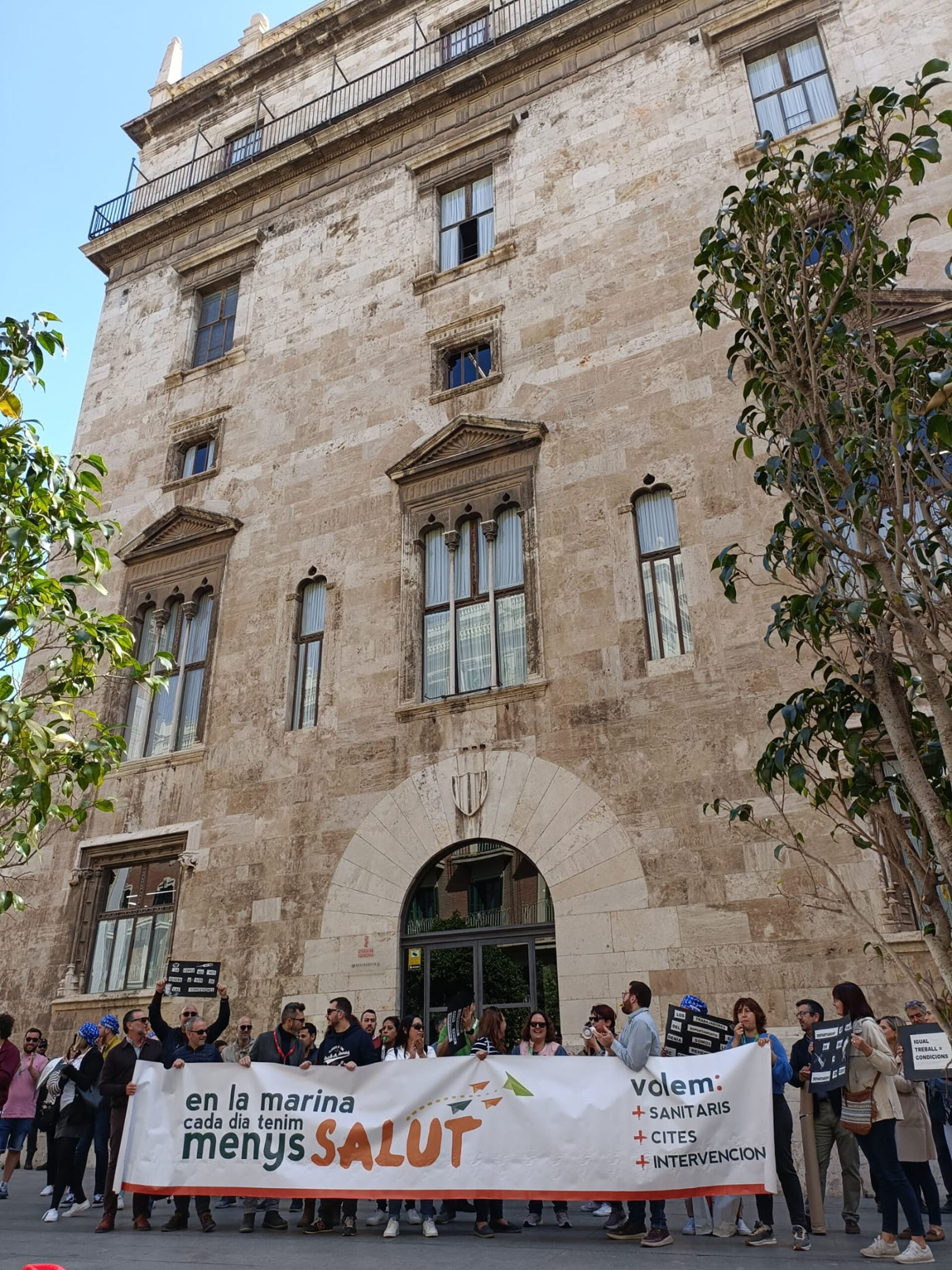 Manifestación de sanitarios en València 10