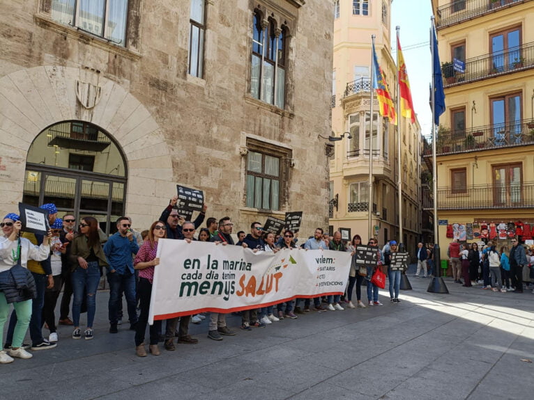 Manifestación de sanitarios en València 11