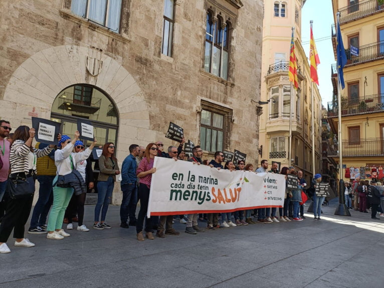 Manifestación de sanitarios en València 15