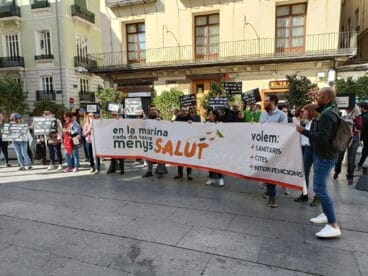 Manifestación de sanitarios en València 25