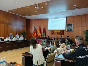 mesa de colaboracion y coordinacion de violencia de genero celebrada ayer en el ayuntamiento de calp