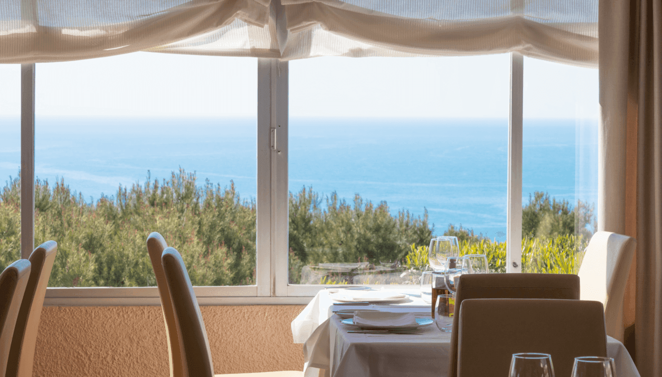 Mesa para comer en Restaurante La Cumbre