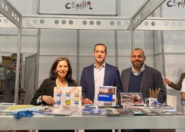 representantes de benissa en la feria de cicloturismo y senderismo fiets en wandelbeurs de utrecht