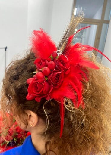 Tocado floral para el desfile de moda