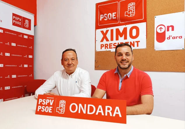 Imagen: Vicent Sarrià y José Ramiro del PSPV-PSOE de Ondara