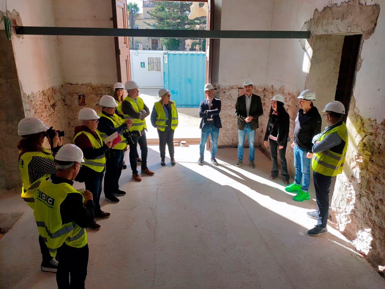Visita al nuevo ayuntamiento de Benissa en las Antiguas Escuelas Graduadas