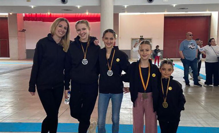 Alumnas de la Escuela Municipal de Danza de Gata