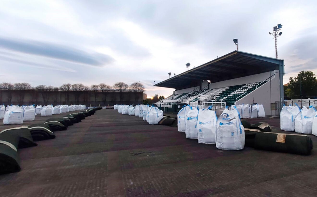 Campo de fútbol de Calp esperando la instalación del césped