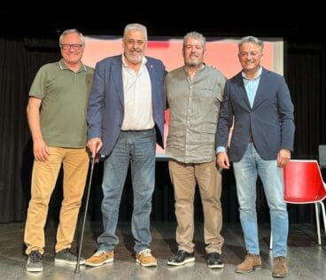 Candidato del PSPV de Orba con dirigentes políticos