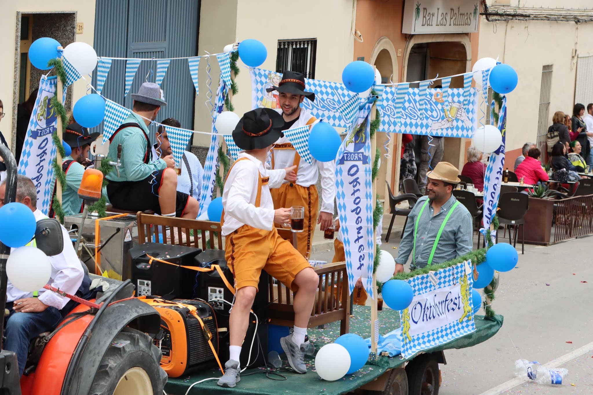 Desfile de disfraces y carrozas de las fiestas de Sant Vicent Ferrer de 2022 – Ayuntamiento de Teulada Moraira