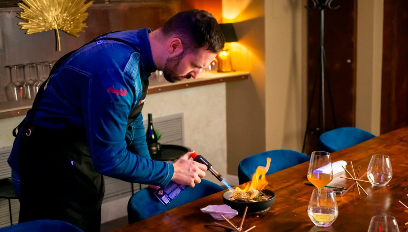 El chef Carlos G. Moreno en Dexcaro-Ossadía