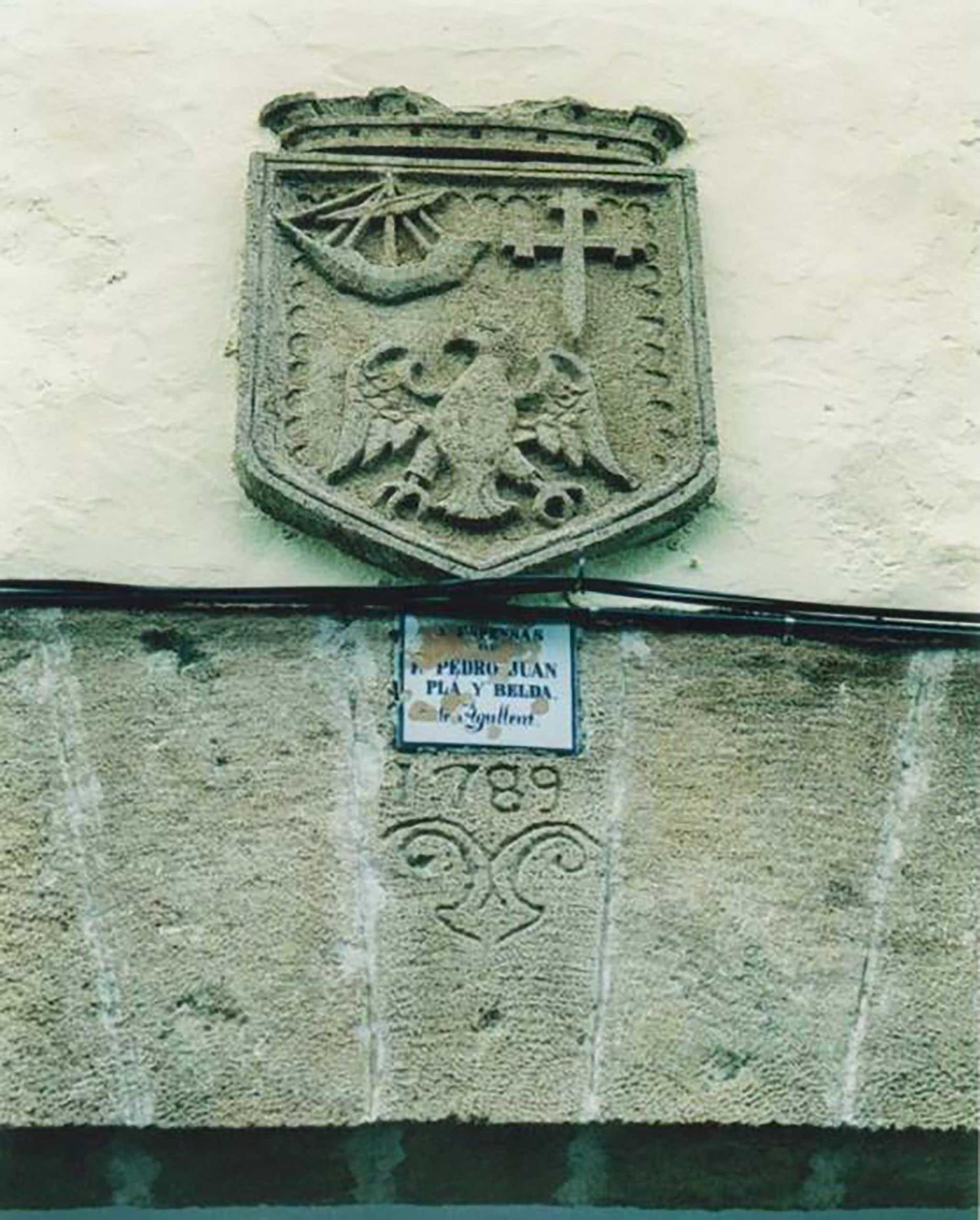 Escudo heráldico y fecha de construcción del convento – Catálogo integral del patrimonio cultural de Dénia