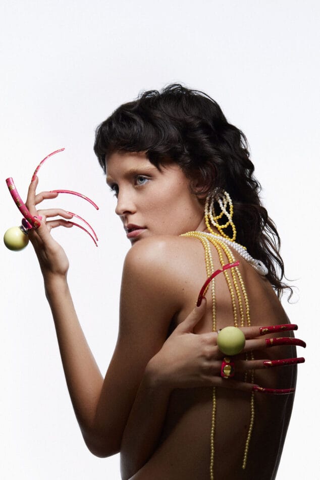 Imagen: Foto de Marina Vengut para Jean Paul Gaultier con La Manso