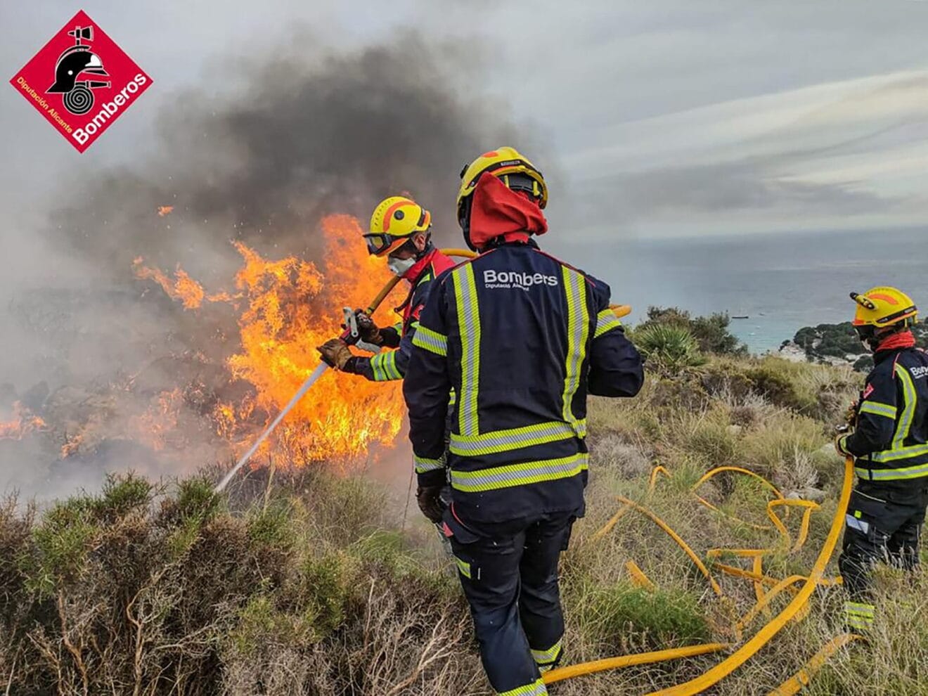 Incendio en la cala Llebeig hacia El Portet de Moraira 04