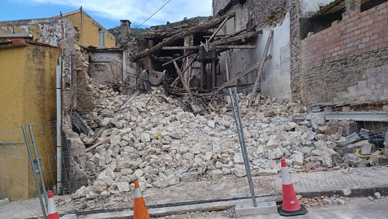 La antigua almazara de Benimaurell en la Vall de Laguar derribada