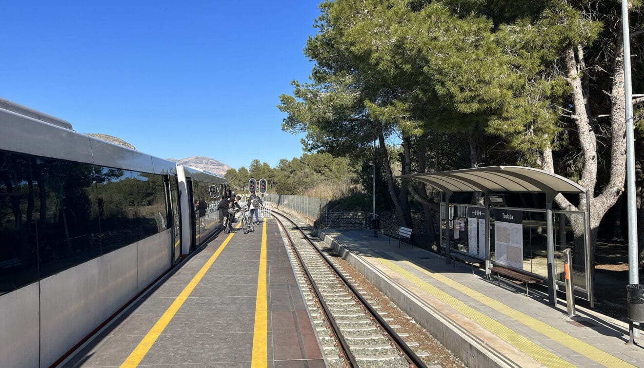 Llegada del tren a Teulada desde Benidorm