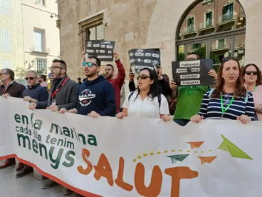 Manifestación de sanitarios en València el 23 de marzo de 2023