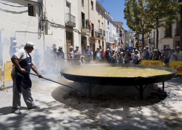 Imagen: Paella gigante el día de les Quintades - Ayuntamiento de Teulada Moraira