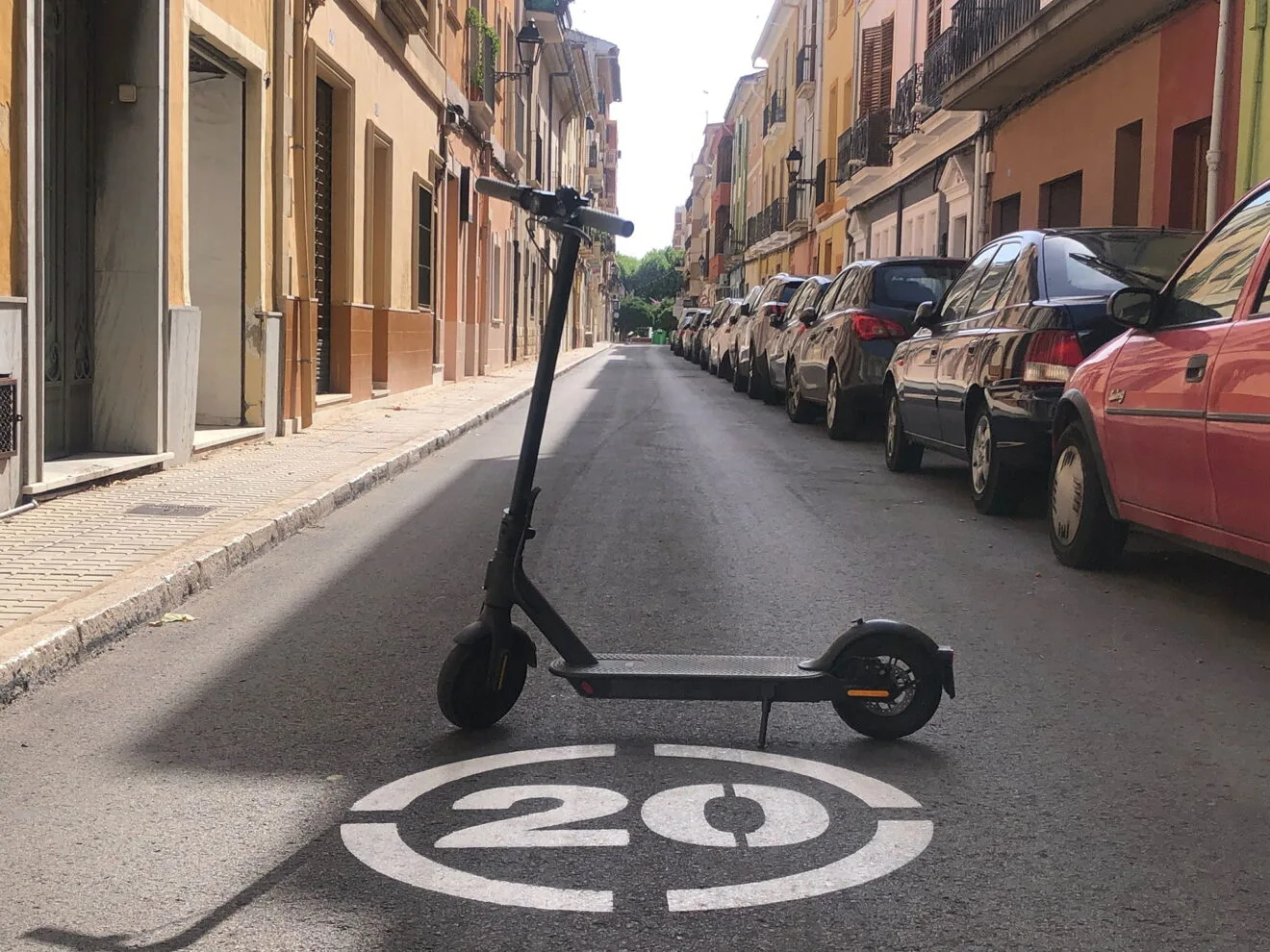 Patinete eléctrico en las calles de Dénia (archivo)