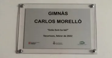Placa homenaje a Carlos Morelló