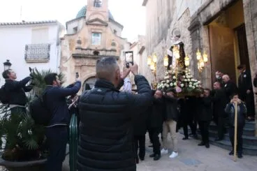 Salida de Sant Vicent Ferrer desde la iglesia Santa Caterina Màrtir de Teulada en 2022 – Ayuntamiento de Teulada Moraira
