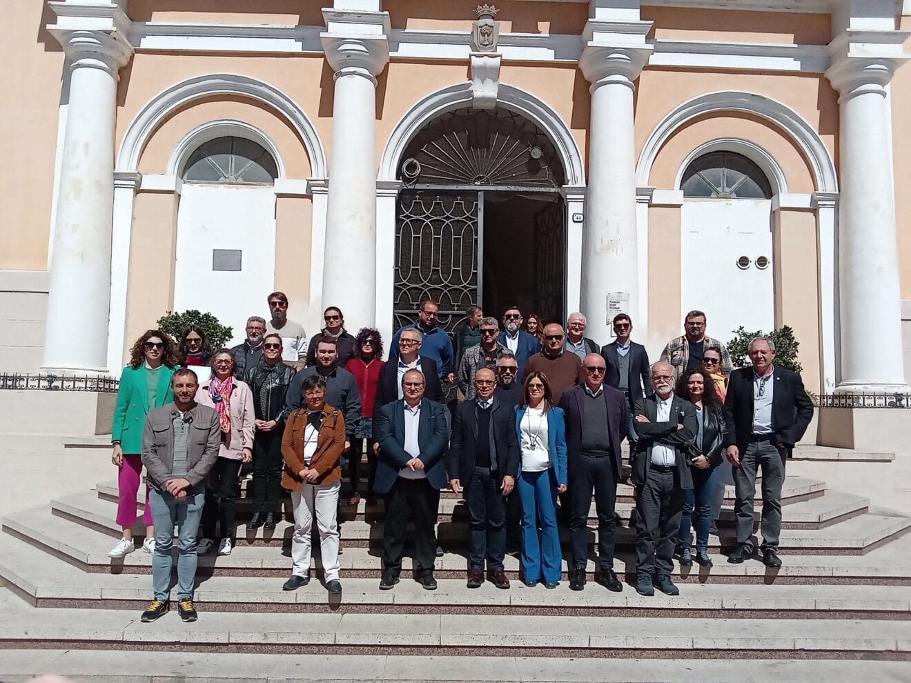 Visita del concejal de Servicios Municipales de Pedreguer, Pepe Cabrera Puigcerver, al Ayuntamiento deOristano