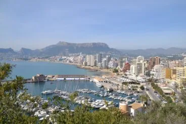 Vista del puerto de Calp