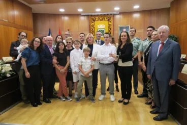 Asistentes a la entrega de la medalla de oro de la Villa de Calp a Juan Manuel Policarpo Moll