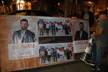 Calp arranca la campaña electoral con la pegada de carteles 20