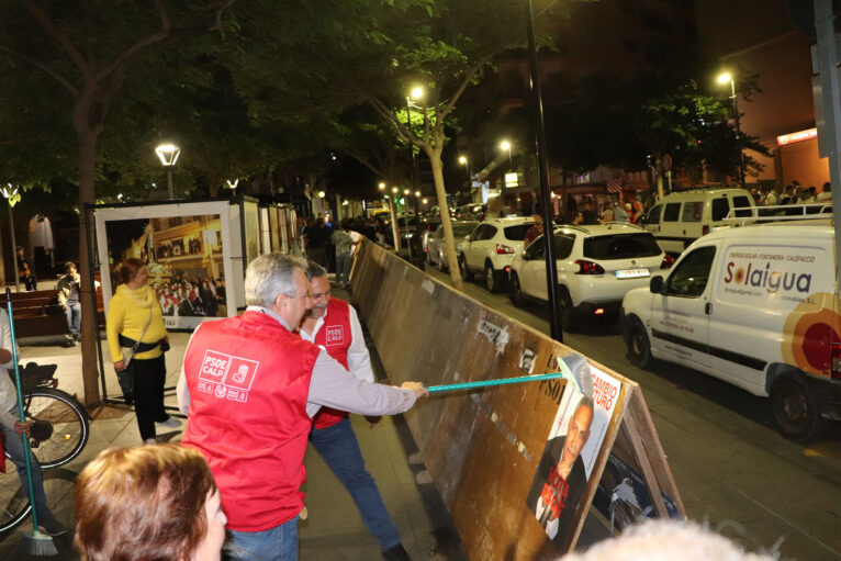 Calp arranca la campaña electoral con la pegada de carteles 58