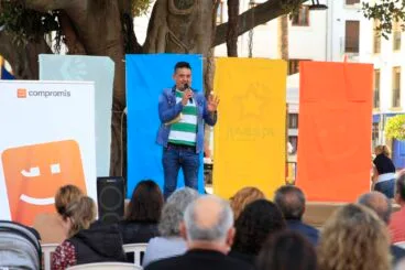 Carles Mulet, senador de Compromís en Madrid en la presentación de Benissa