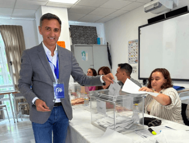 Cesar Sanchez PP Calpe votando