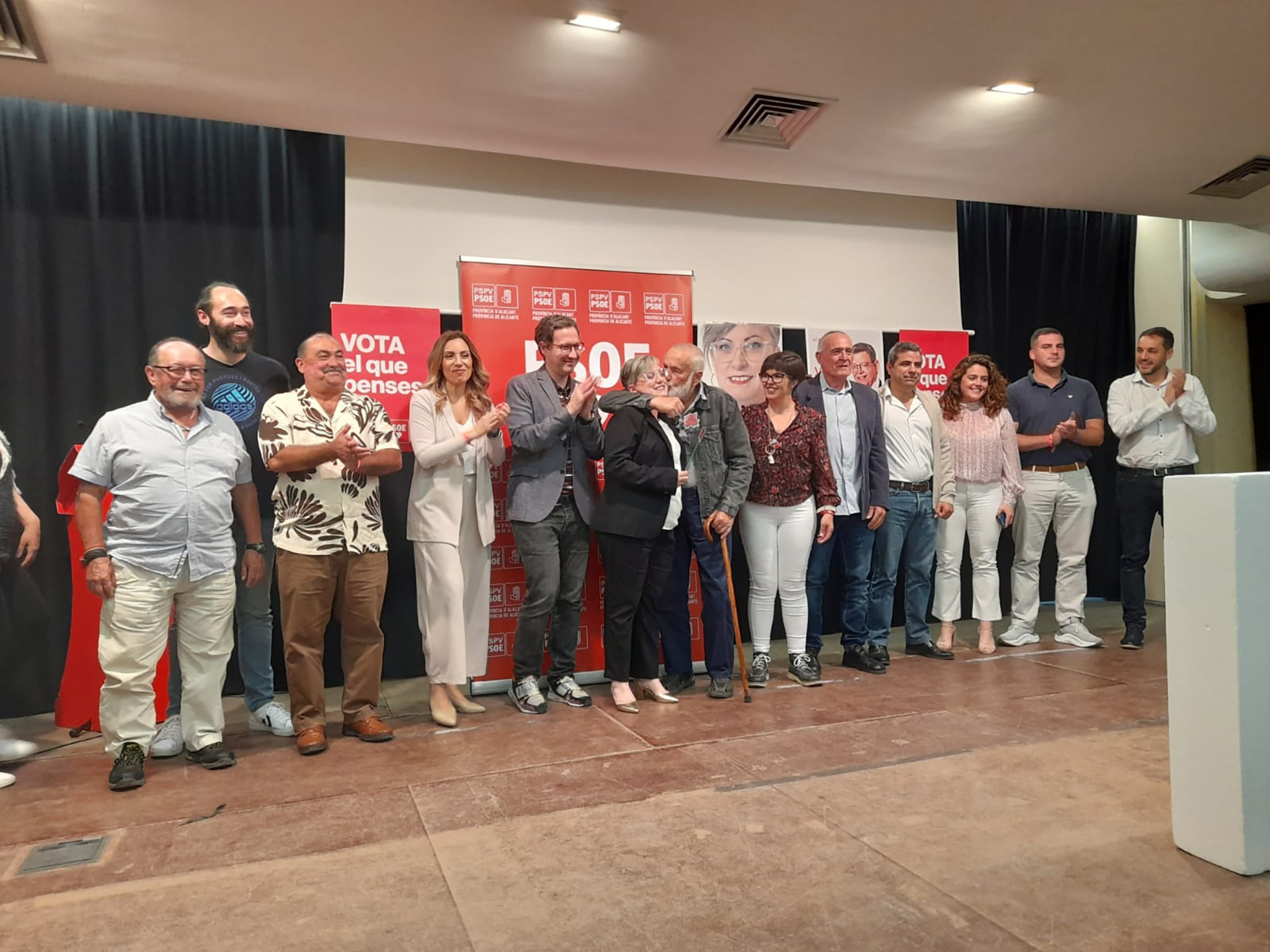 El equipo del PSPV PSOE Teulada Moraira al finalizar el acto