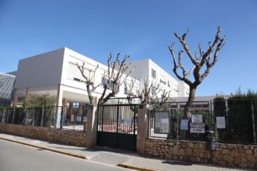 entrada del colegio sanchis guarner de ondara archivo