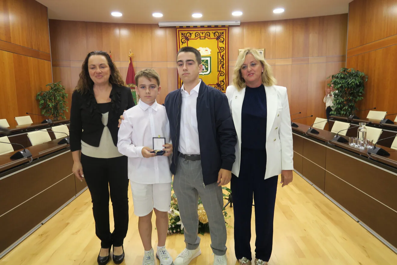 Entrega de la medalla de oro de la Villa de Calp a Juan Manuel Policarpo Moll