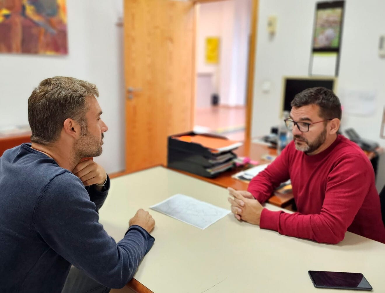 Gerard Fullana, candidato a les Corts por Compromís, junto al candidato valencianista a la alcaldía de Els Poblets, Jose Luis Mas