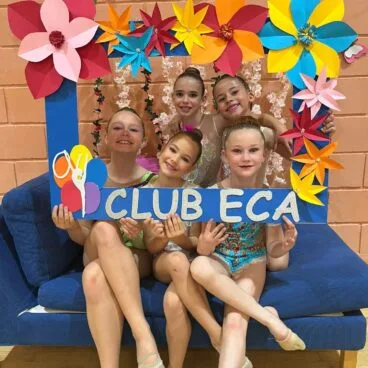 gimnastas de calp en la competicion del trofeo eca
