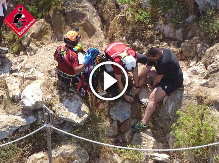 Hombre lesionado cerca de la cumbre del Peñón de Ifach en Calp