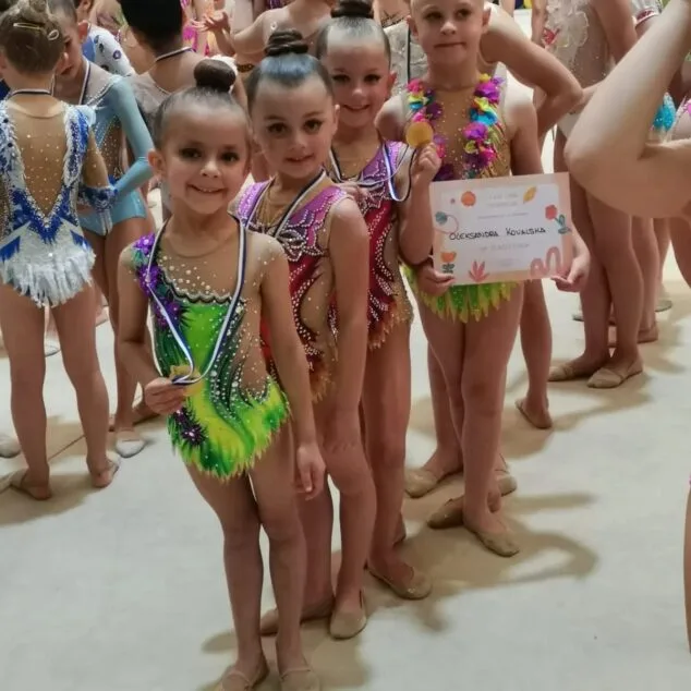 Primeros puestos para las gimnastas del Club Calpe en la Liga Interclub y el Trofeo Club ECA 1 Imagen: Gimnastas de calp en la competición Interclub